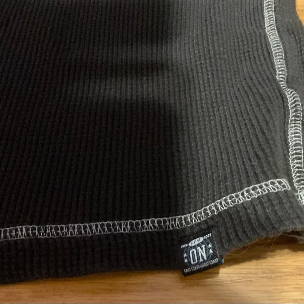 Boy’s (Unisex) Waffle Knit Long Sleeve Old Navy T-Shirt. Black w/White Stitching